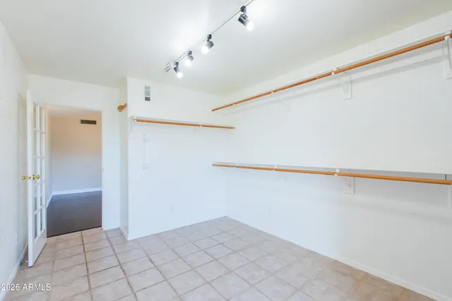 $2,700 | 18623 North 39th Way, Phoenix, AZ 85050