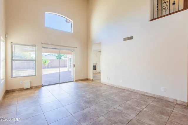 $2,700 | 18623 North 39th Way, Phoenix, AZ 85050