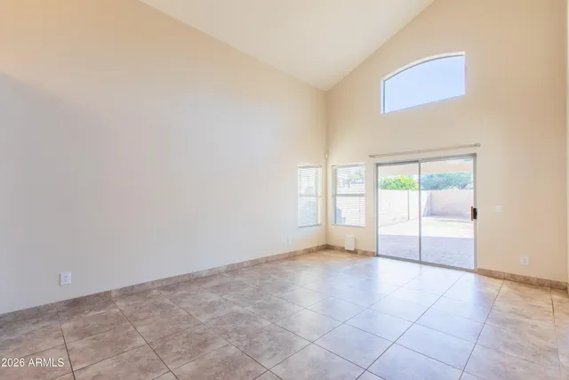 $2,700 | 18623 North 39th Way, Phoenix, AZ 85050