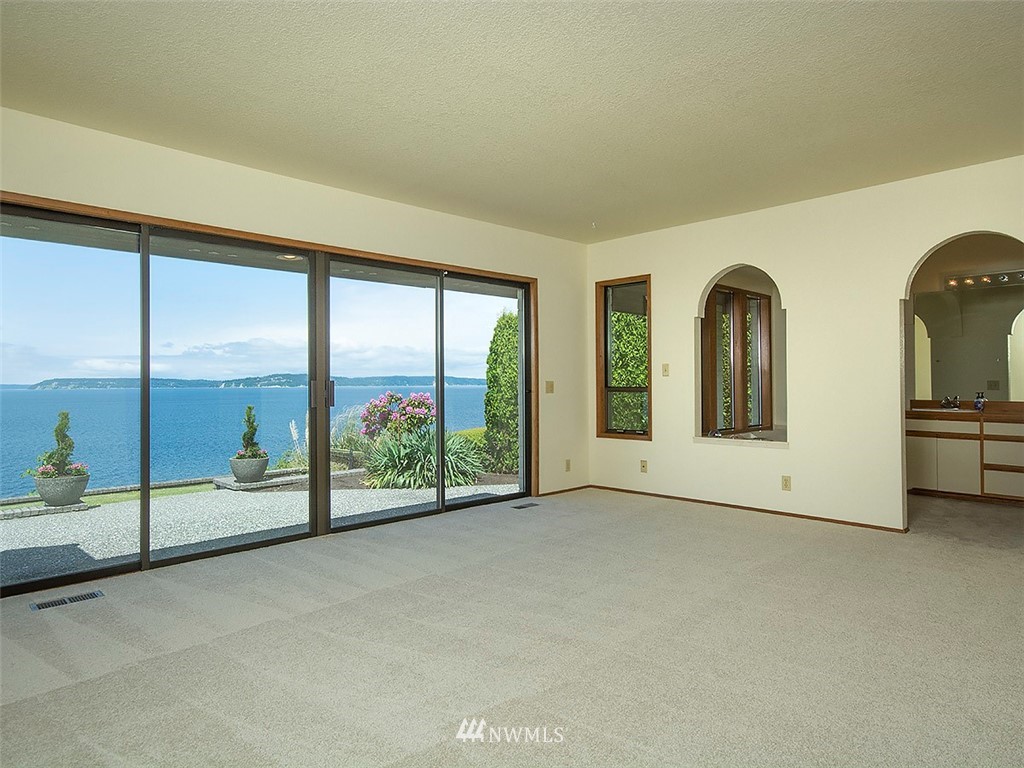 8011 Talbot Road Edmonds, WA 98026 - Photo 13 of 20 Gallery Image 13