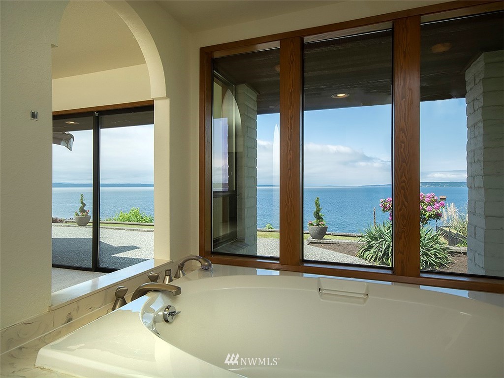 8011 Talbot Road Edmonds, WA 98026 - Photo 15 of 20 Gallery Image 15