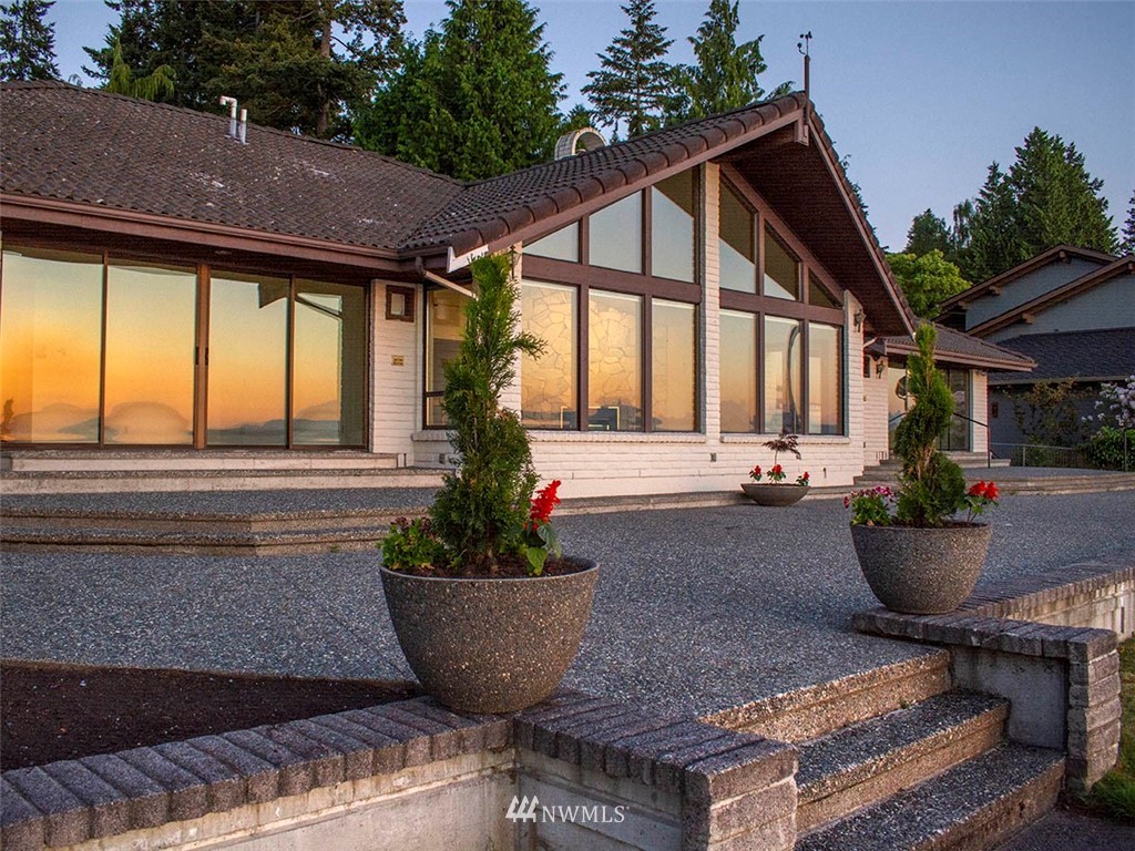 8011 Talbot Road Edmonds, WA 98026 - Photo 19 of 20 Gallery Image 19