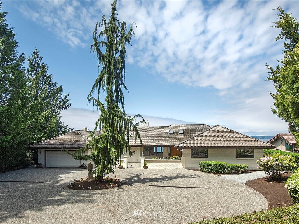 8011 Talbot Road Edmonds, WA 98026 - Photo 3 of 20 Gallery Image 3