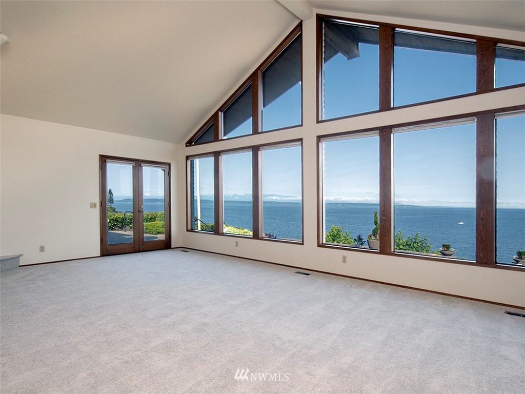 8011 Talbot Road Edmonds, WA 98026 - Photo 9 of 20 Gallery Image 9