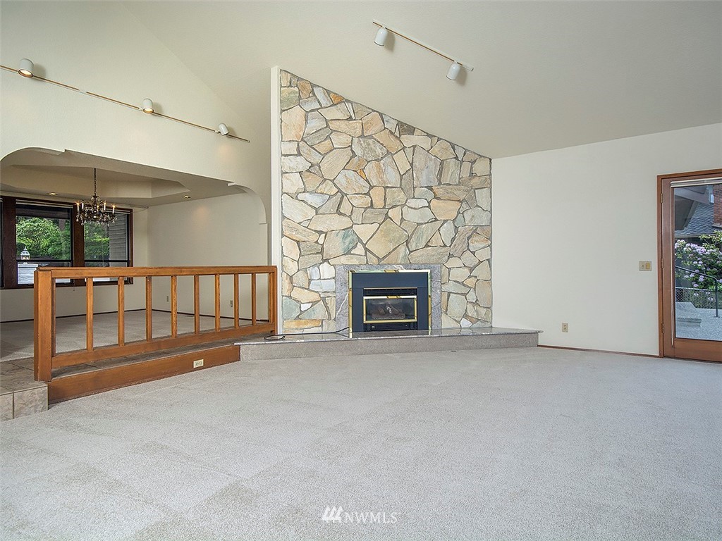 8011 Talbot Road Edmonds, WA 98026 - Photo 10 of 20 Gallery Image 10
