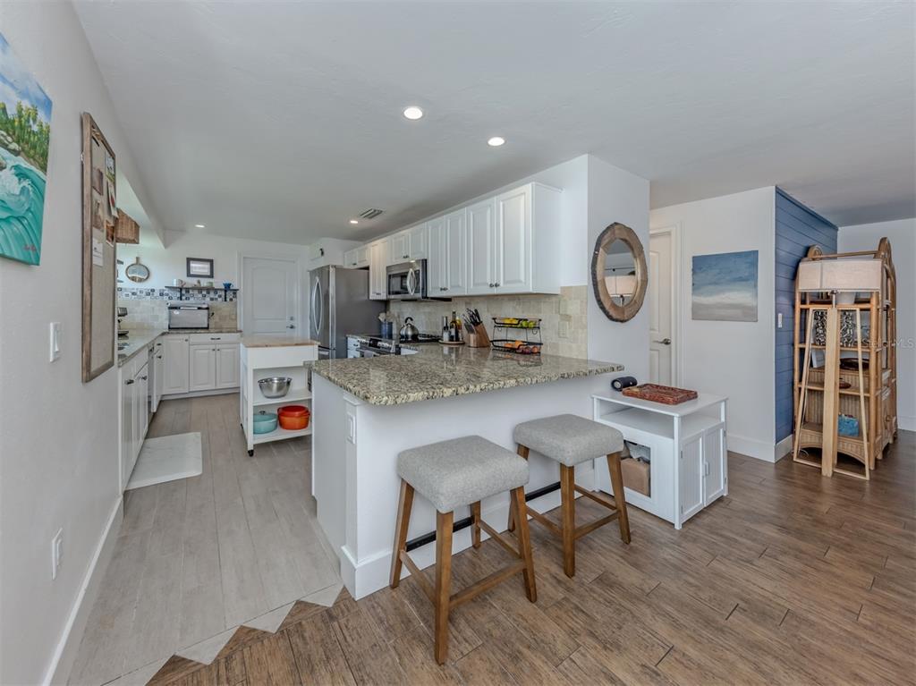 381 Falkland Road Venice, FL 34293 - Photo 4 of 41