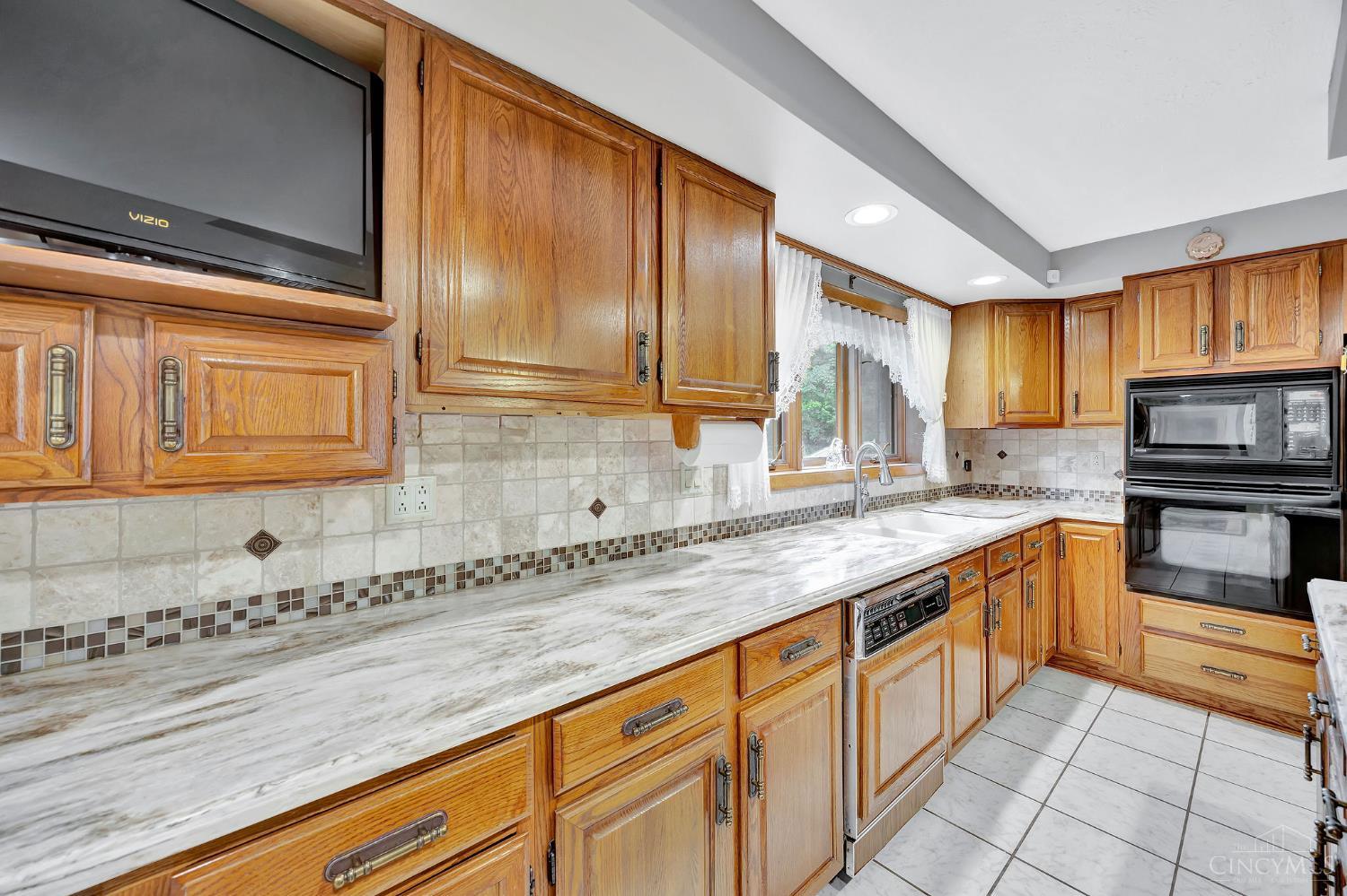 6124 Wilmer Road Cincinnati, OH 45247 - Photo 26 of 61