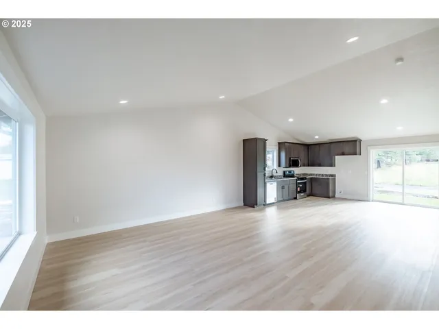 $365,000 | 4485 Knotty Pne Court, Sweet Home, OR 97386