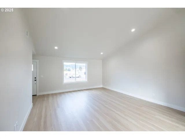 $365,000 | 4485 Knotty Pne Court, Sweet Home, OR 97386