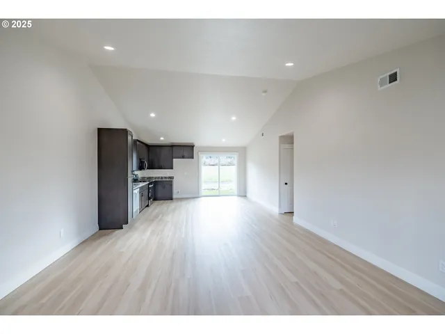 $365,000 | 4485 Knotty Pne Court, Sweet Home, OR 97386