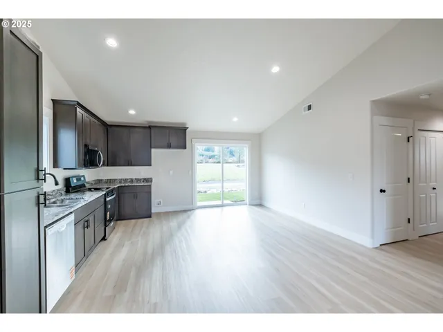 $365,000 | 4485 Knotty Pne Court, Sweet Home, OR 97386