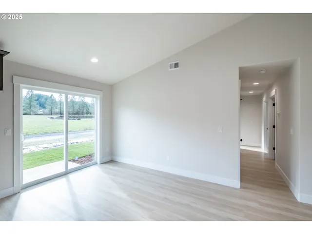 $365,000 | 4485 Knotty Pne Court, Sweet Home, OR 97386