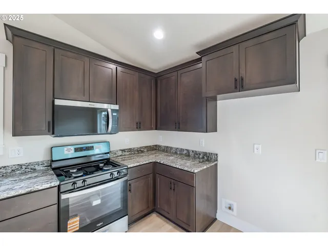 $365,000 | 4485 Knotty Pne Court, Sweet Home, OR 97386