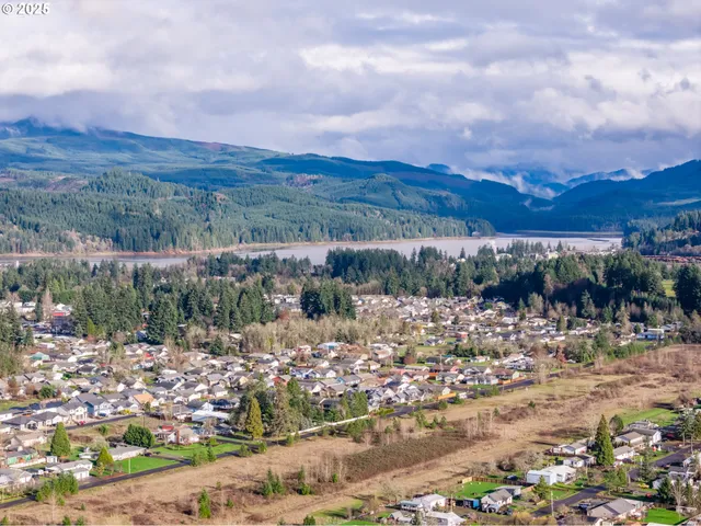 $365,000 | 4485 Knotty Pne Court, Sweet Home, OR 97386