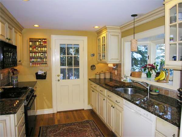 10 Lawrence Road Needham, MA 02492 - Photo 7 of 25 Gallery Image 7