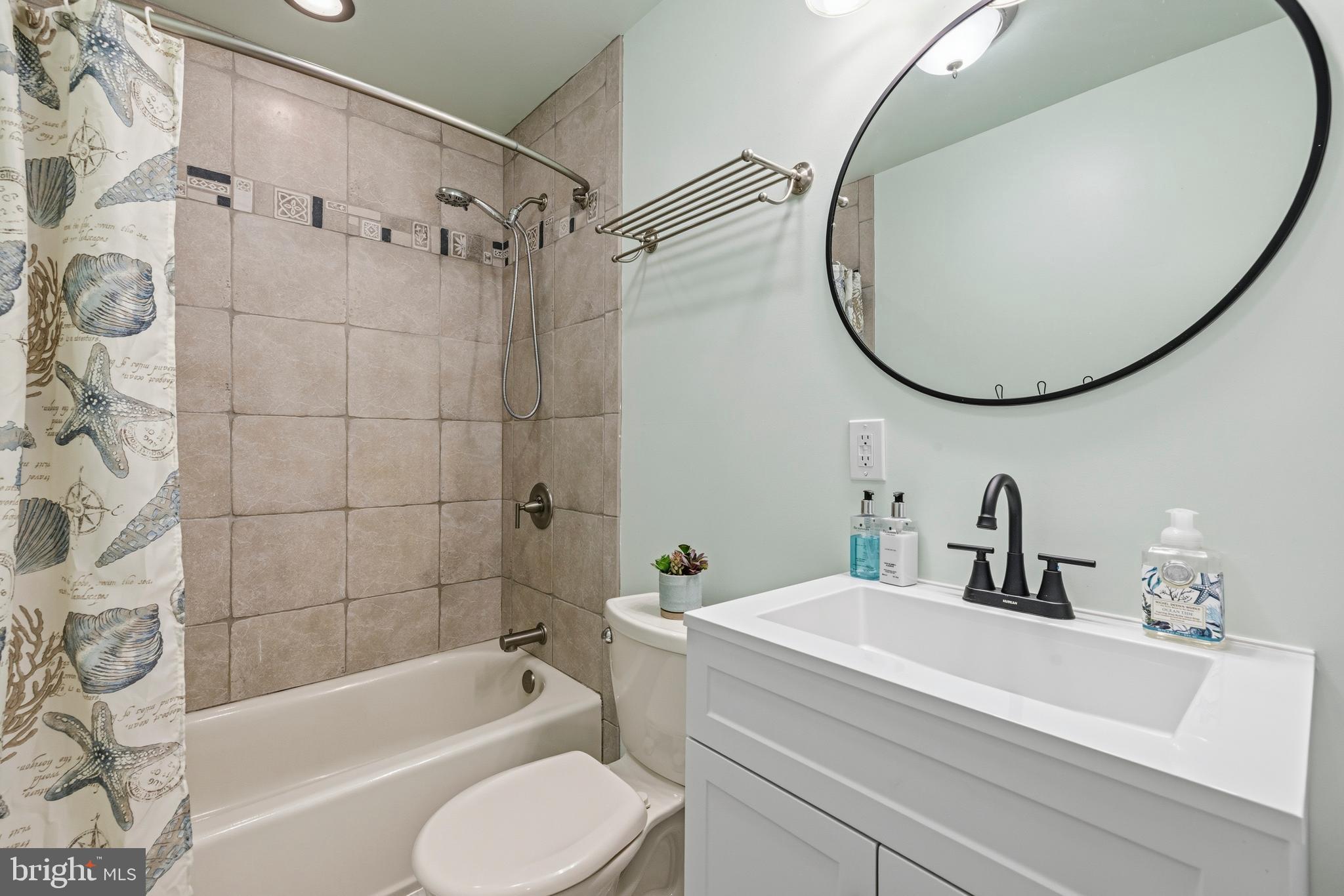 301 Wicomico Road Stevensville, MD 21666 - Photo 18 of 38 Full bathroom