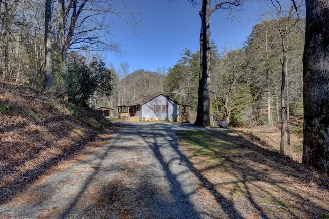 $425,000 | 100 Saga Mountain Road, Tiger, GA 30576