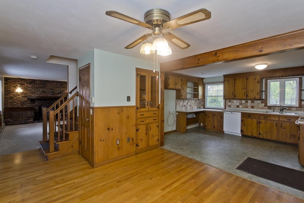 107 Old Farm Road Chicopee, MA 01020 - Photo 13 of 38 Gallery Image 13