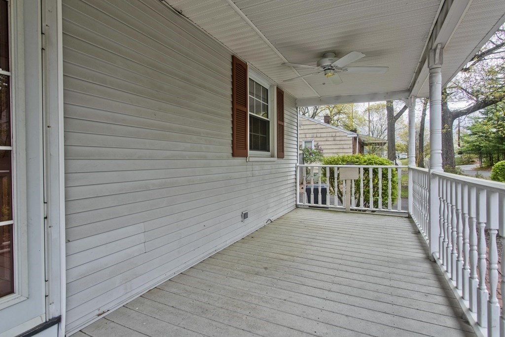 107 Old Farm Road Chicopee, MA 01020 - Photo 4 of 38 Gallery Image 4