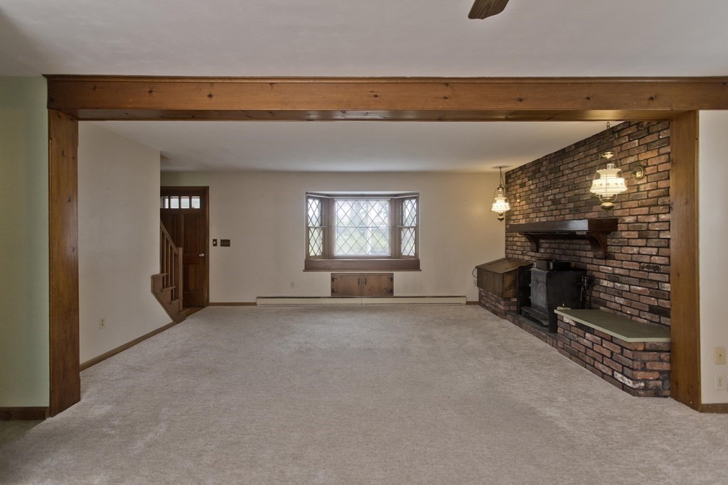 107 Old Farm Road Chicopee, MA 01020 - Photo 5 of 38 Gallery Image 5