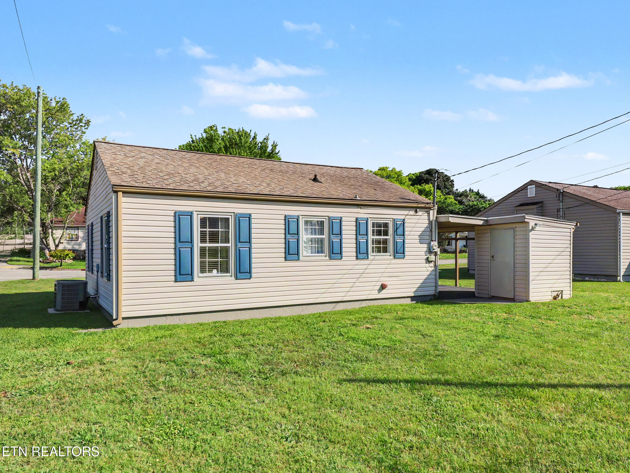 281 Lindsay Street Alcoa, TN 37701 - Photo 6 of 25 24_img_4990