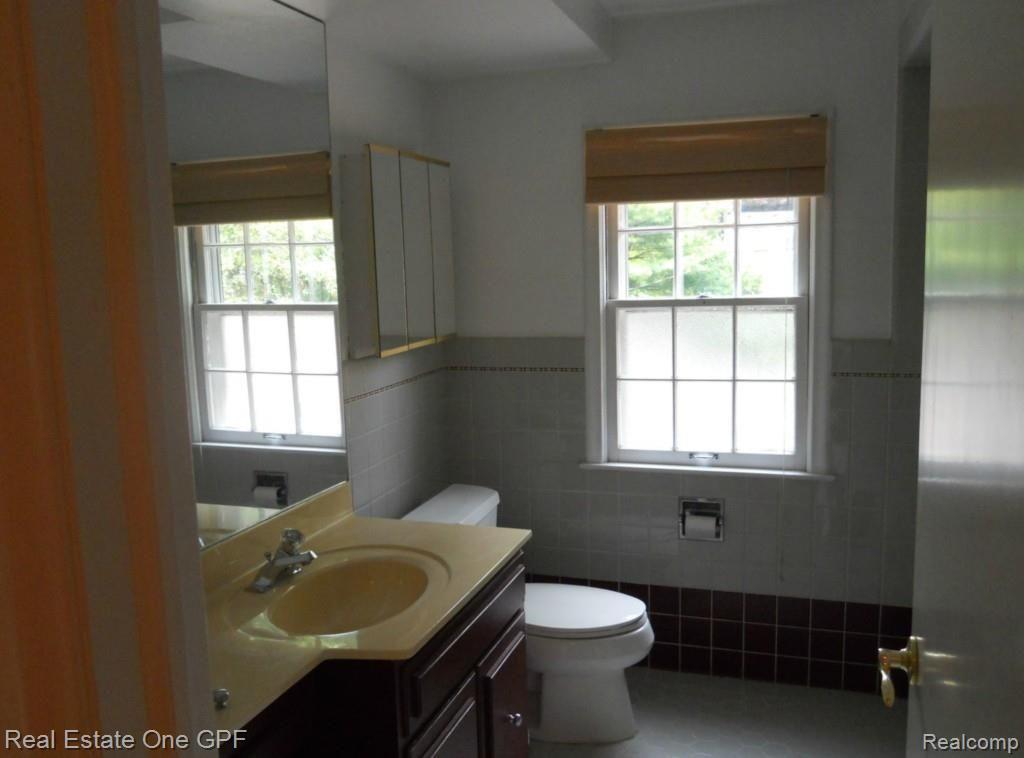 1023 Whittier Road Grosse Pointe, MI 48230 - Photo 17 of 29 17 DSCN1390.jpg