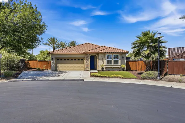 $899,000 | 840 Rainbow Court, Discovery Bay, CA 94505