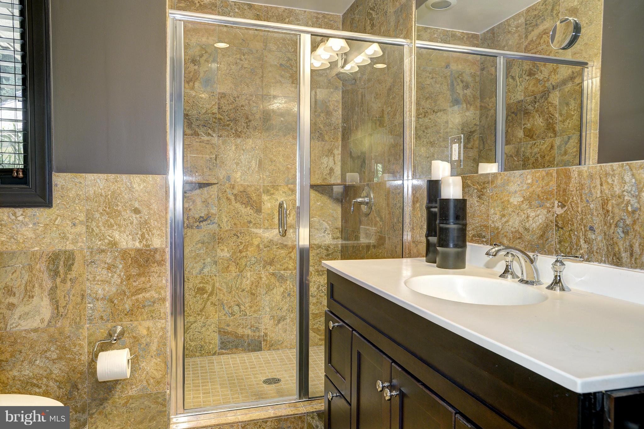 9318 Kendale Road Potomac, MD 20854 - Photo 19 of 26 Bath