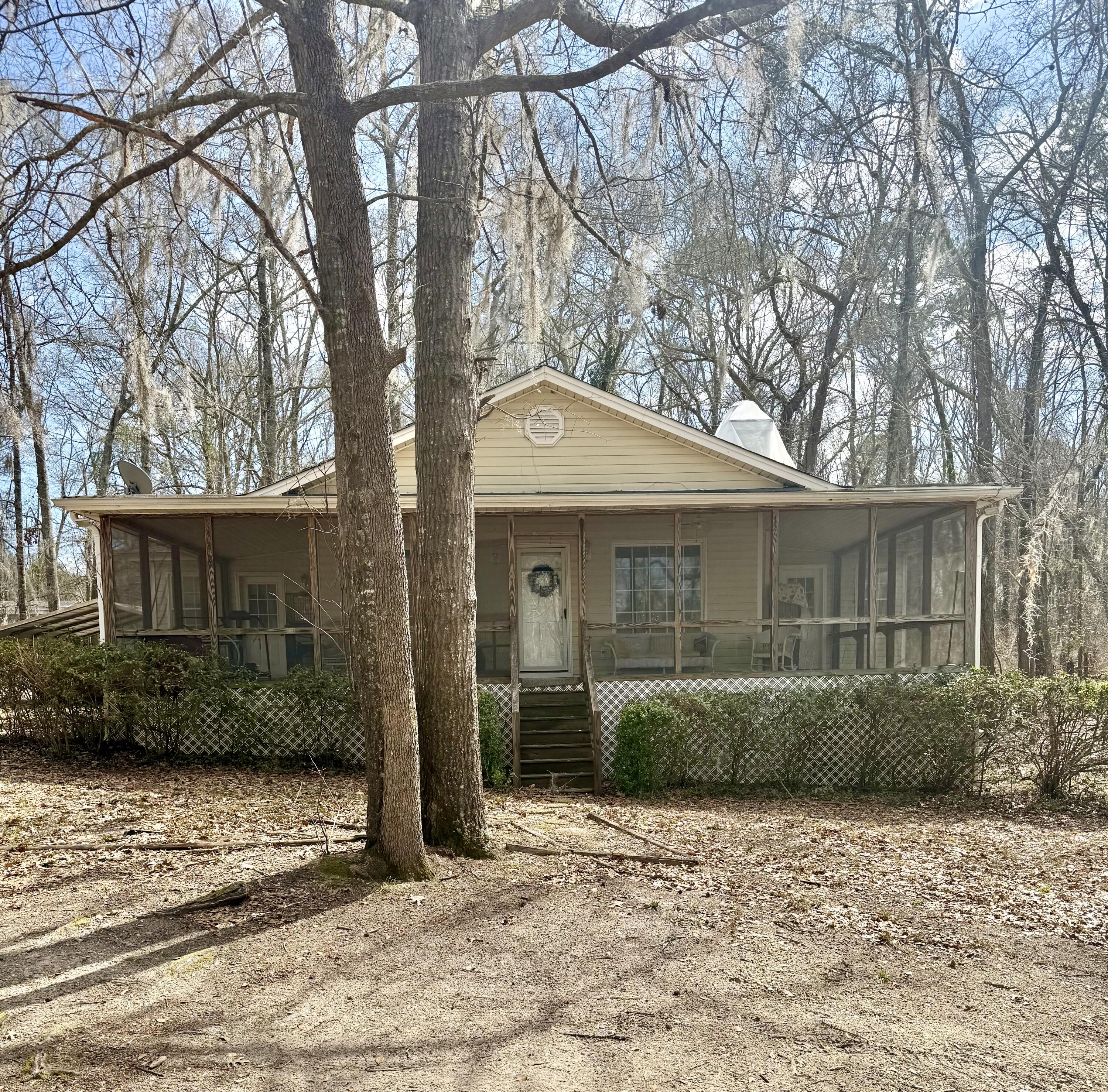 648 Stumphole Road Elloree, SC 29047 - Photo 2 of 15 IMG_4126