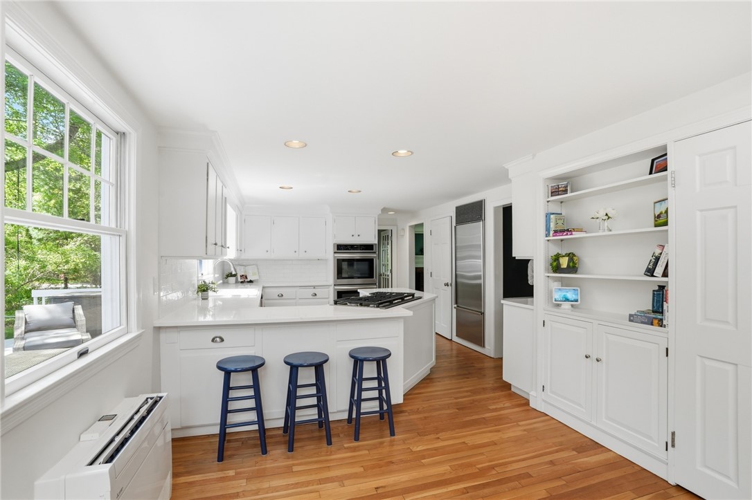 24 Wildflower Road Barrington, RI 02806 - Photo 10 of 50