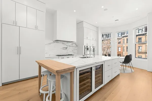 $10,500,000 | 126 Marlborough Street, Boston, MA 02116