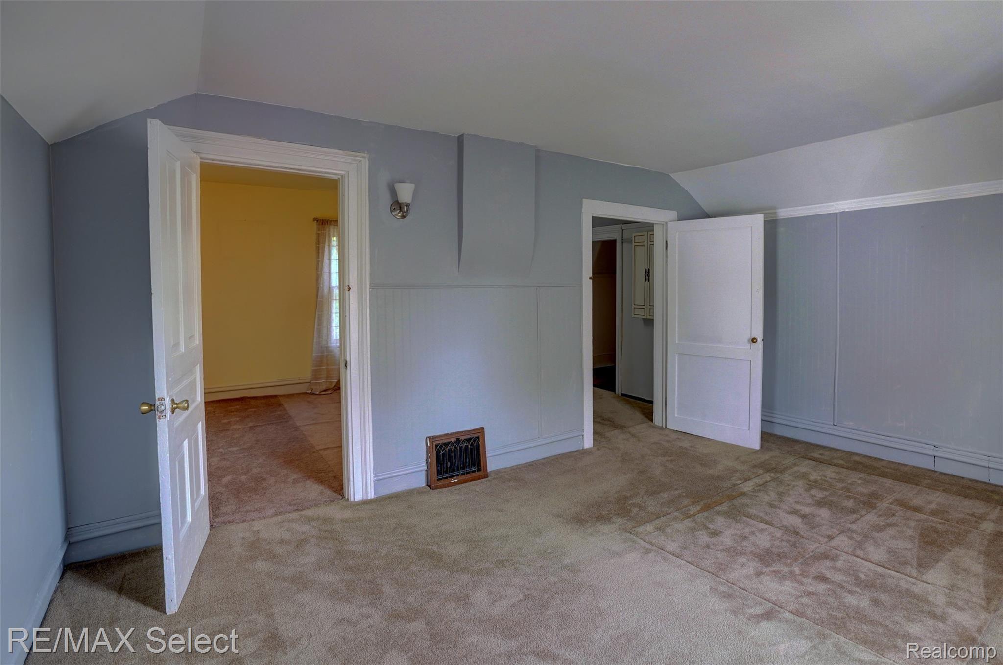 2742 Miller Road Flint, MI 48503 - Photo 25 of 35 Bedroom 3 upstairs 2.jpg