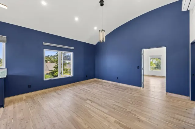 $7,500 | 6706 Avenida MaƱana Street, La Jolla, CA 92037