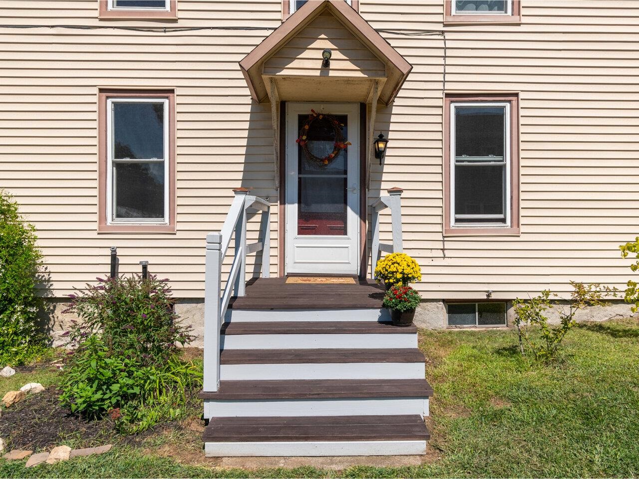 22 Railroad Street Milton, VT 05468 - Photo 3 of 43