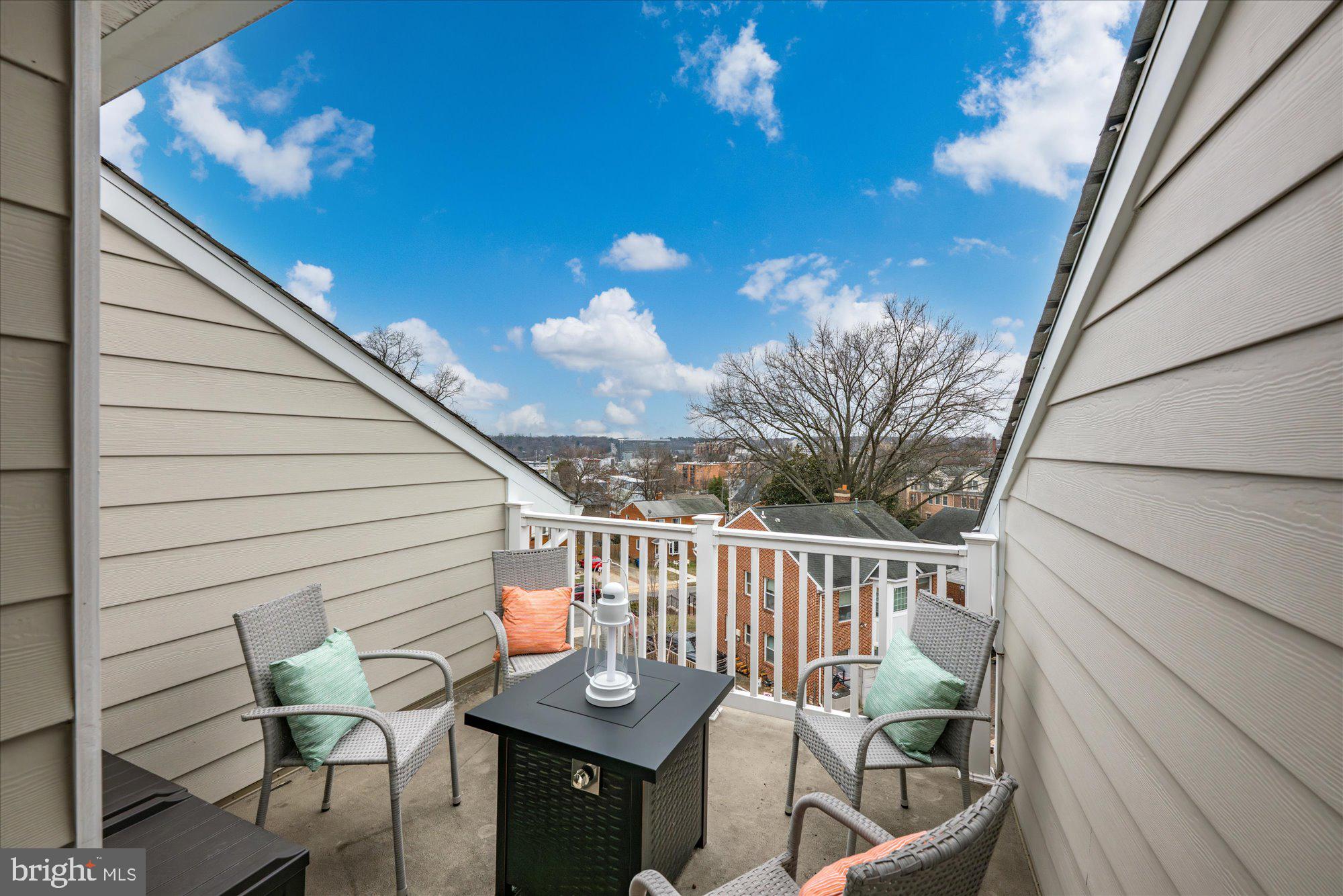 2236 South Glebe Road Arlington, VA 22206 - Photo 17 of 19 a view of a balcony with furniture