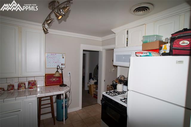 103 West Cheyenne Road Colorado Springs, CO 80906 - Photo 28 of 33