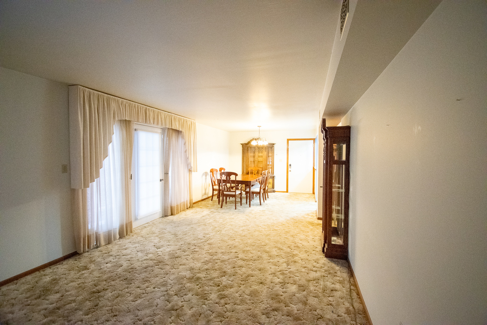18300 Myrtle Court, Unit 3A Lansing, IL 60438 - Photo 16 of 20 a very nice looking room with a large window