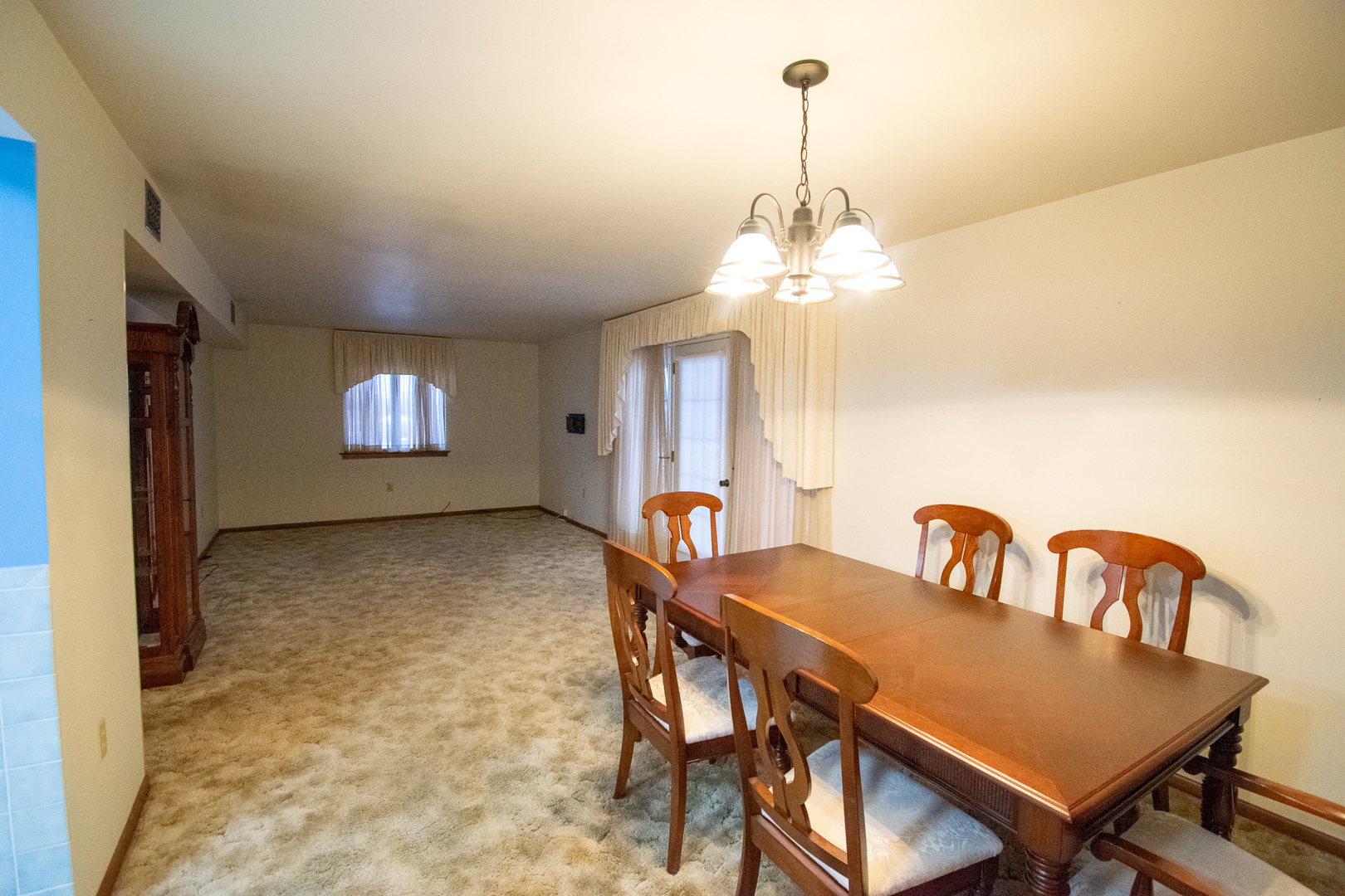 18300 Myrtle Court, Unit 3A Lansing, IL 60438 - Photo 19 of 20 a dining room with furniture and window