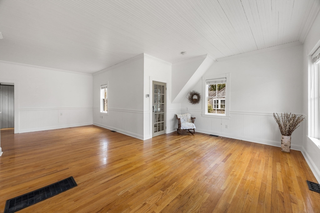 194 Rte 6a Yarmouth, MA 02675 - Photo 9 of 40
