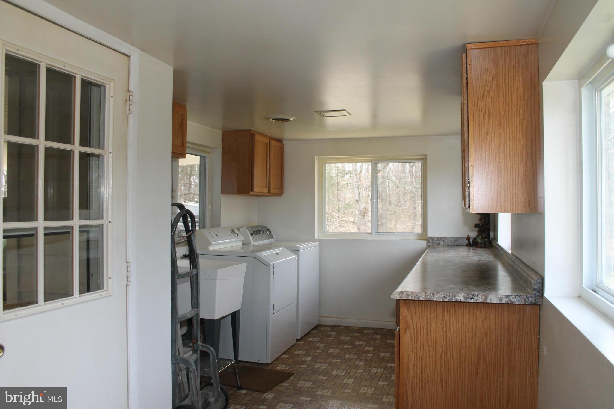 3014 Tenerife Road Catlett, VA 20119 - Photo 21 of 28 Laundry mudroom off kitchen