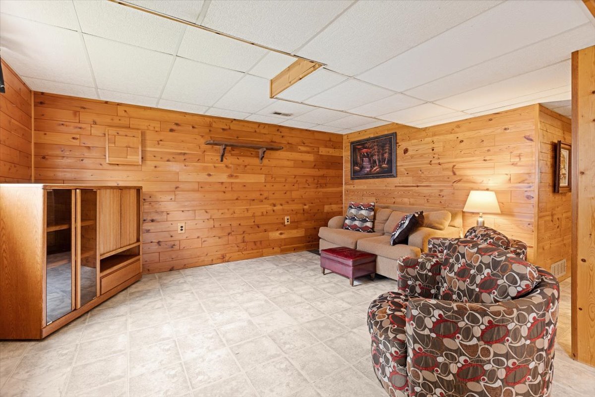 121 Seton Place Streamwood, IL 60107 - Photo 18 of 26