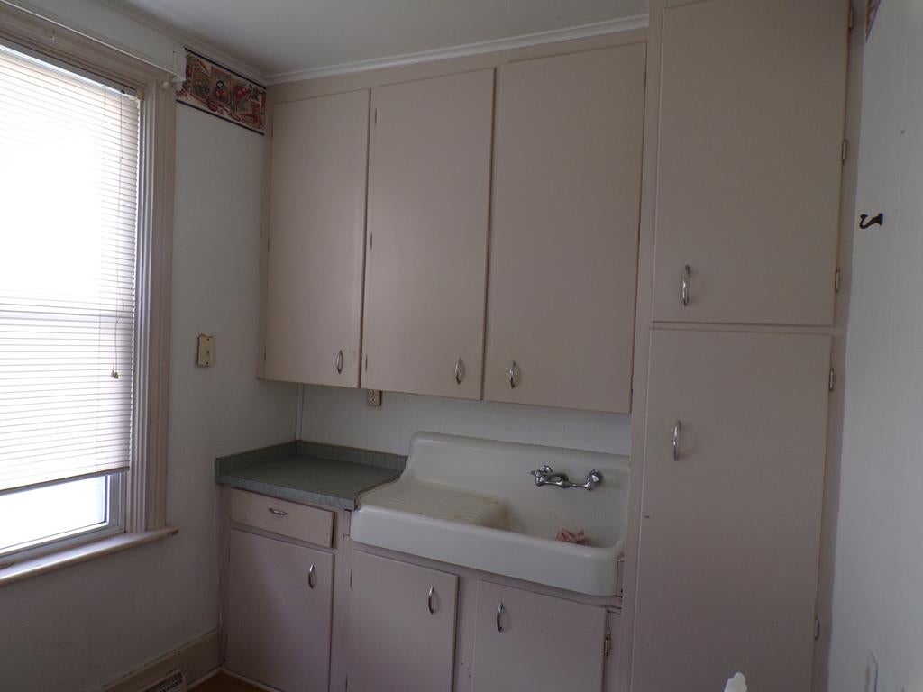 1106 Moore Street Huntingdon, PA 16652 - Photo 4 of 16 Gallery Image 4