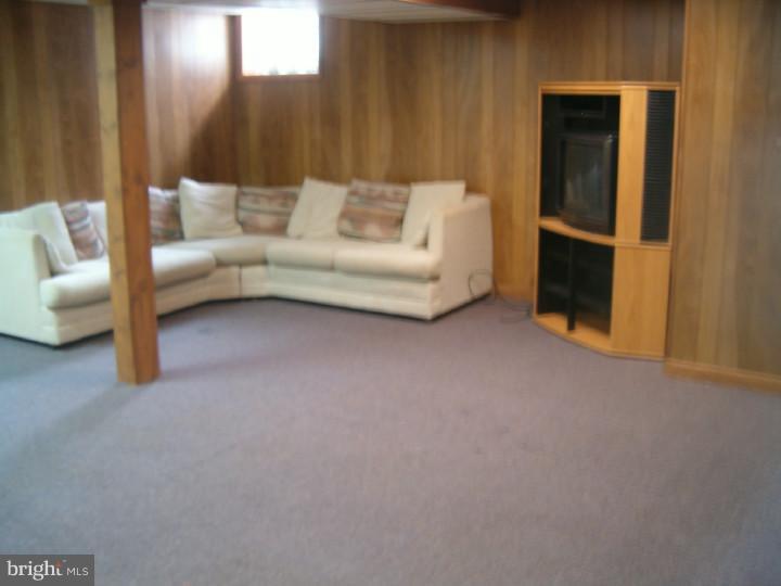 9534 Rising Sun Avenue Philadelphia, PA 19115 - Photo 23 of 25 Family Room