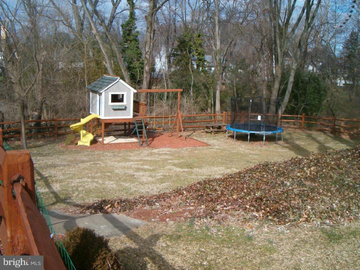 9534 Rising Sun Avenue Philadelphia, PA 19115 - Photo 4 of 25 Back Yard