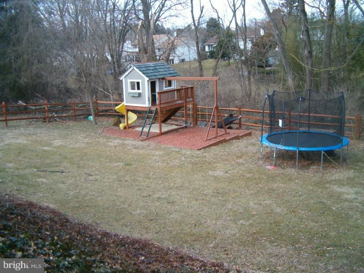 9534 Rising Sun Avenue Philadelphia, PA 19115 - Photo 8 of 25 Back Yard