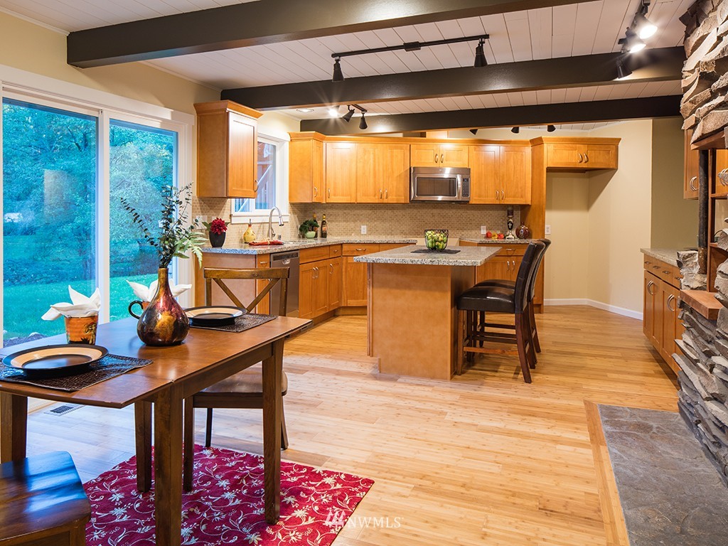 11889 Southeast Black Road Olalla, WA 98359 - Photo 11 of 24 Gallery Image 11