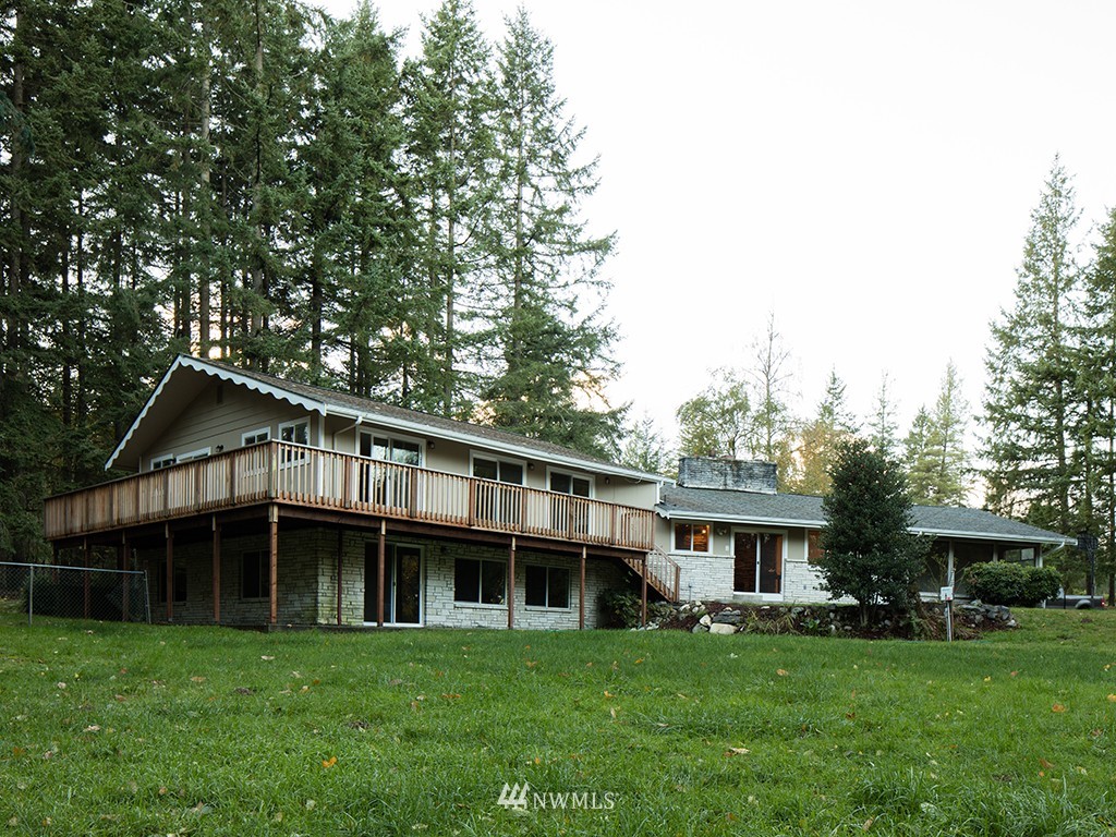 11889 Southeast Black Road Olalla, WA 98359 - Photo 3 of 24 Gallery Image 3