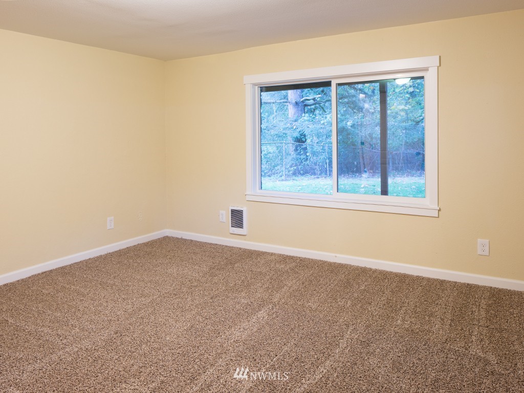 11889 Southeast Black Road Olalla, WA 98359 - Photo 22 of 24 Gallery Image 22
