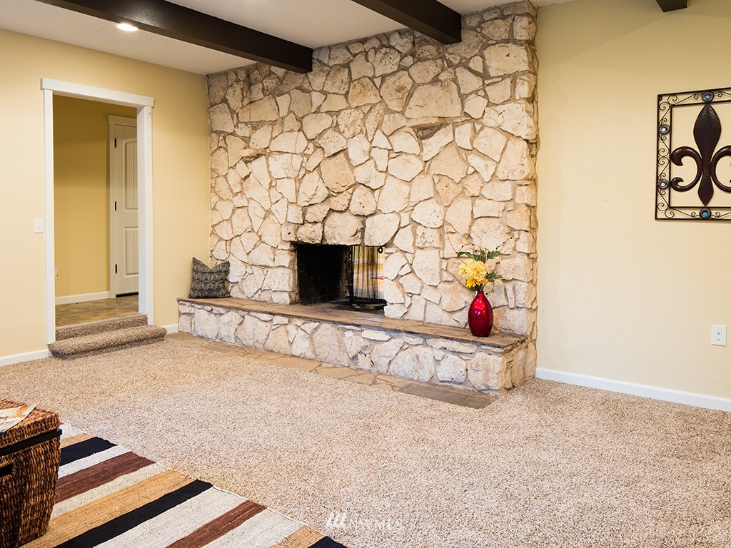 11889 Southeast Black Road Olalla, WA 98359 - Photo 8 of 24 Gallery Image 8