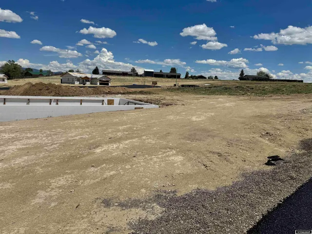 $299,000 | 117 Brown Trout Court, Saratoga, WY 82331